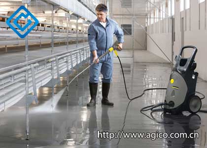 Choosing the Right Poultry Farm Cleaning Equipment for Your Operation