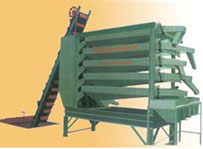 Sieving machine for peanut kernel